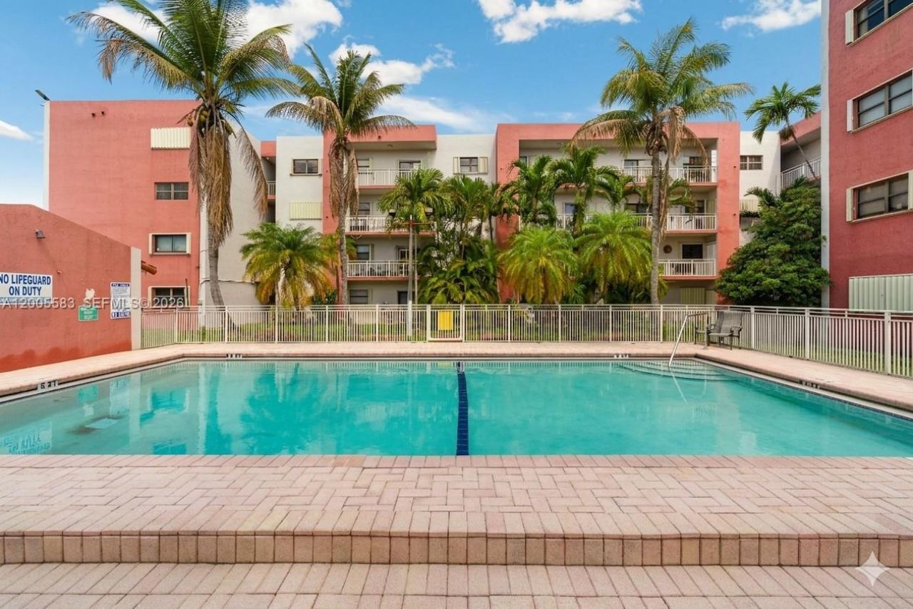 8401 NW 8 St, Unit 401, Miami, FL 33126 Photo