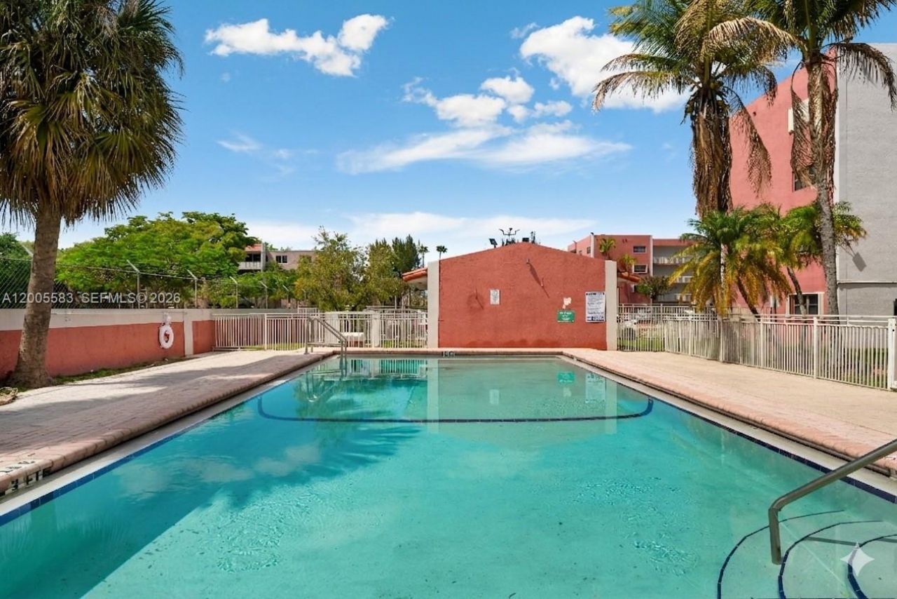 8401 NW 8 St, Unit 401, Miami, FL 33126 Photo