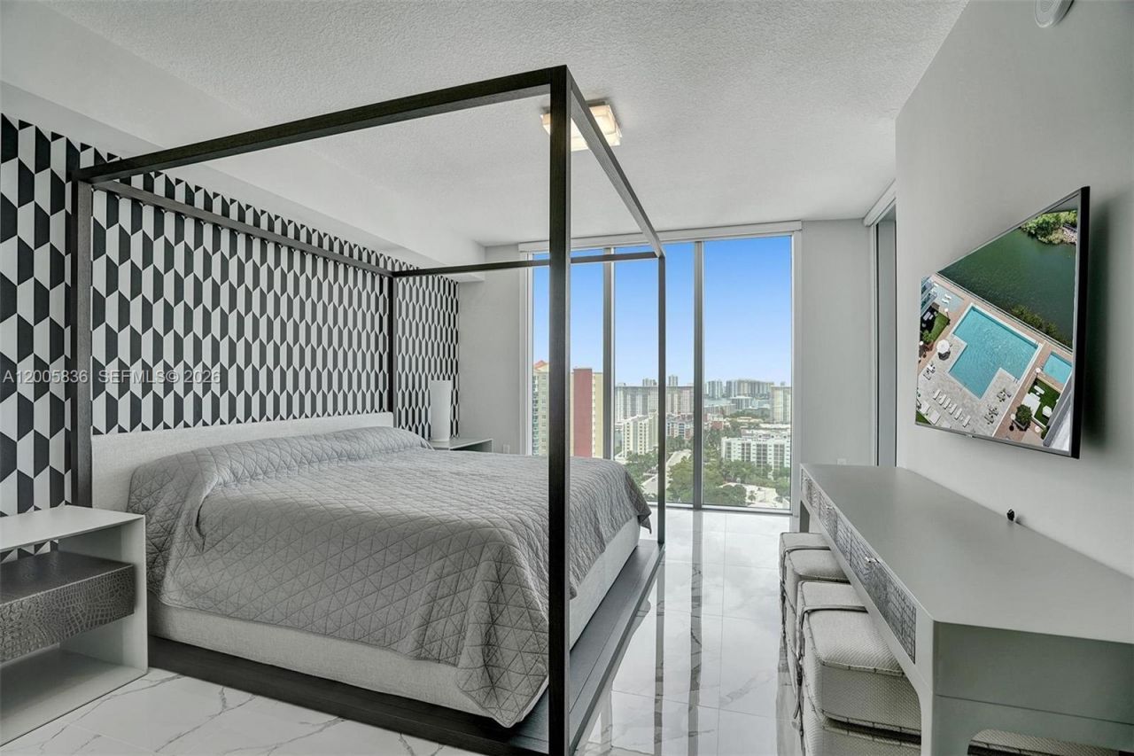 330 Sunny Isles Blvd, Unit 5-2207, Sunny Isles Beach, FL 33160 Photo