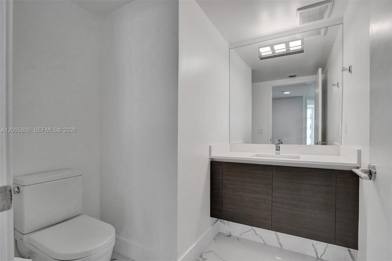 330 Sunny Isles Blvd, Unit 5-2207, Sunny Isles Beach, FL 33160 Photo