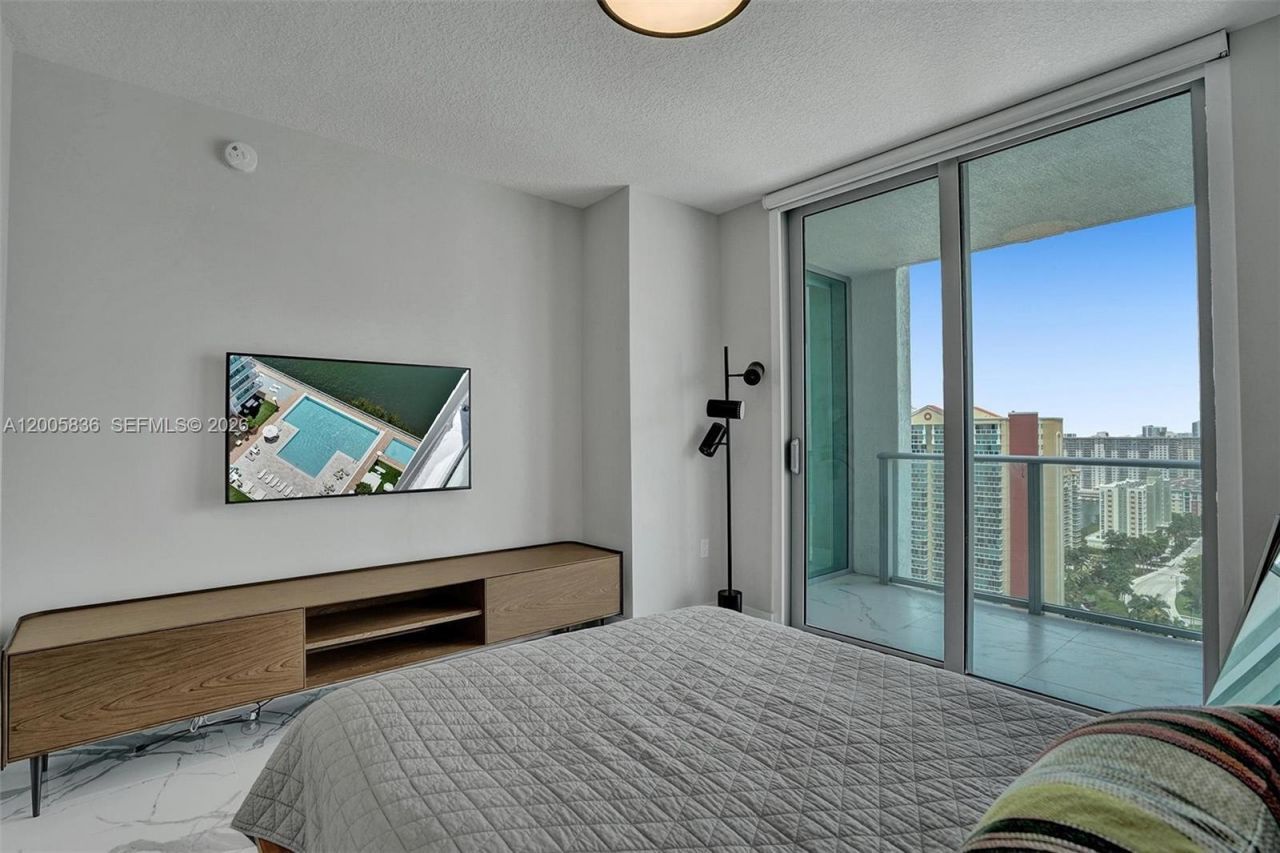 330 Sunny Isles Blvd, Unit 5-2207, Sunny Isles Beach, FL 33160 Photo