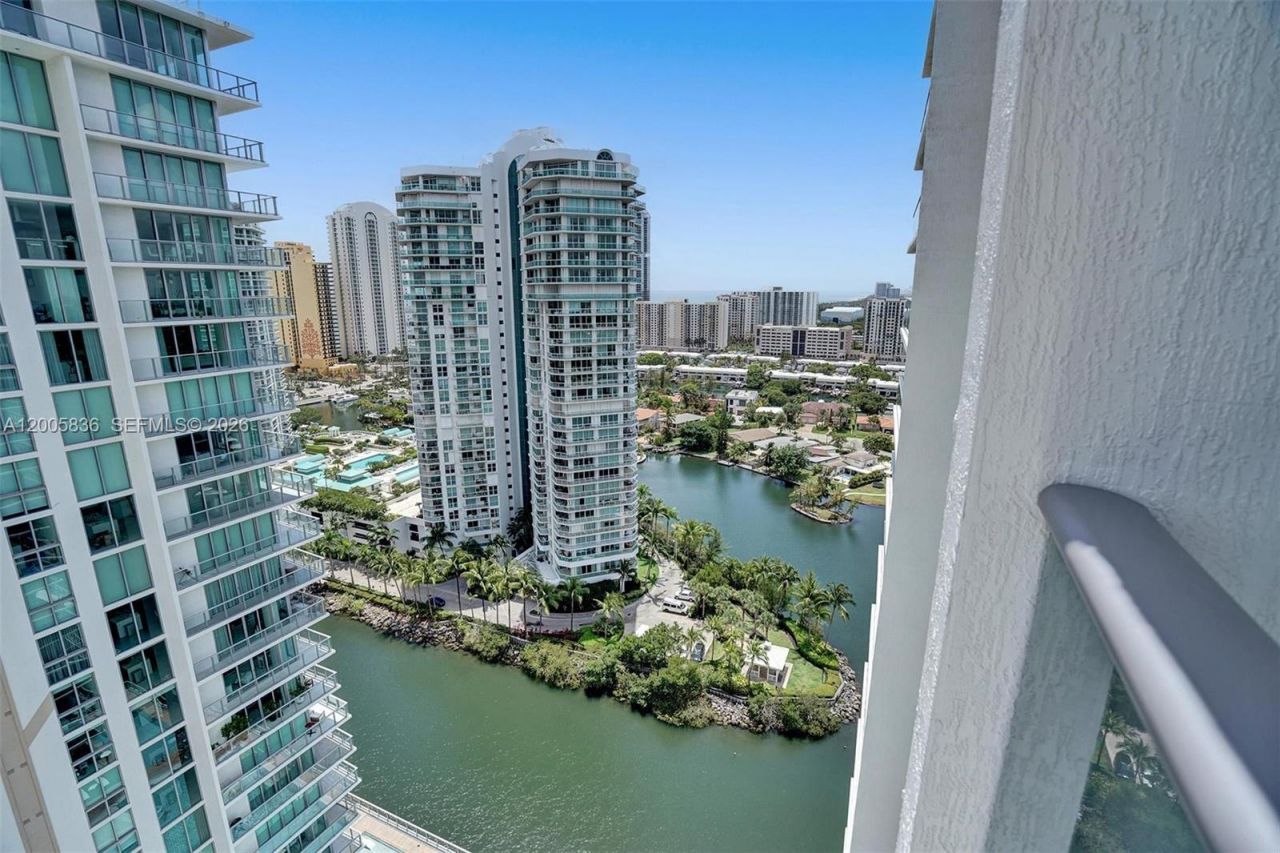 330 Sunny Isles Blvd, Unit 5-2207, Sunny Isles Beach, FL 33160 Photo