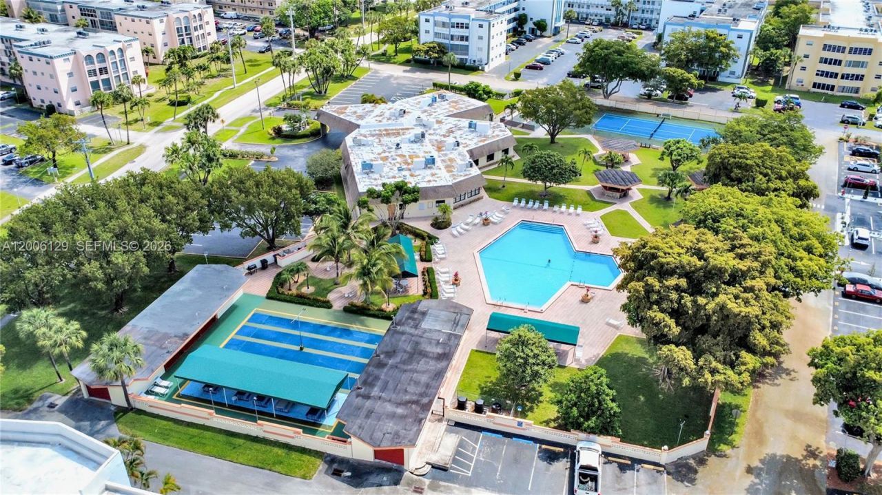 4000 NW 44th Ave , Unit 306, Lauderdale Lakes, FL 33319 Photo
