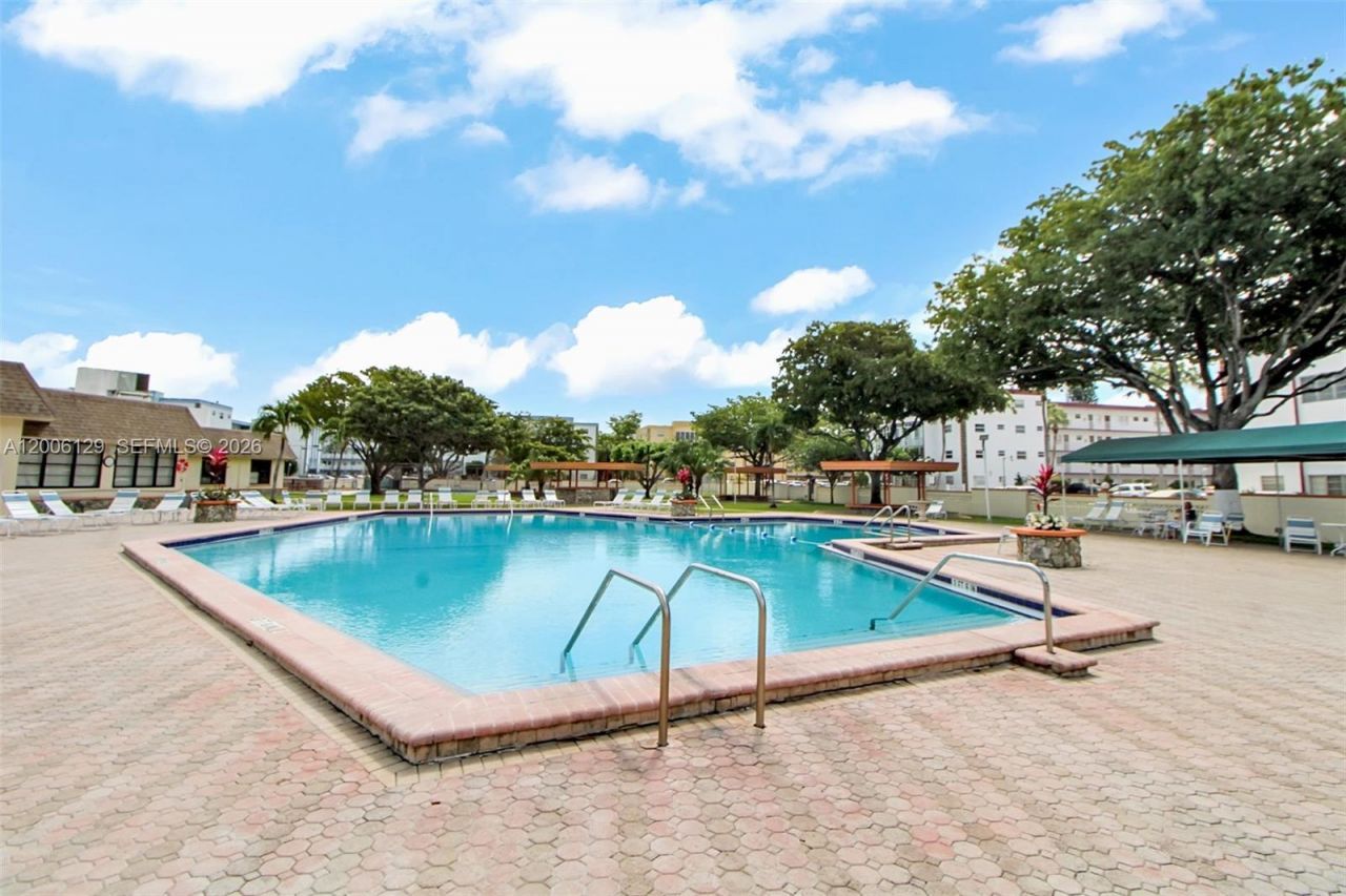 4000 NW 44th Ave , Unit 306, Lauderdale Lakes, FL 33319 Photo