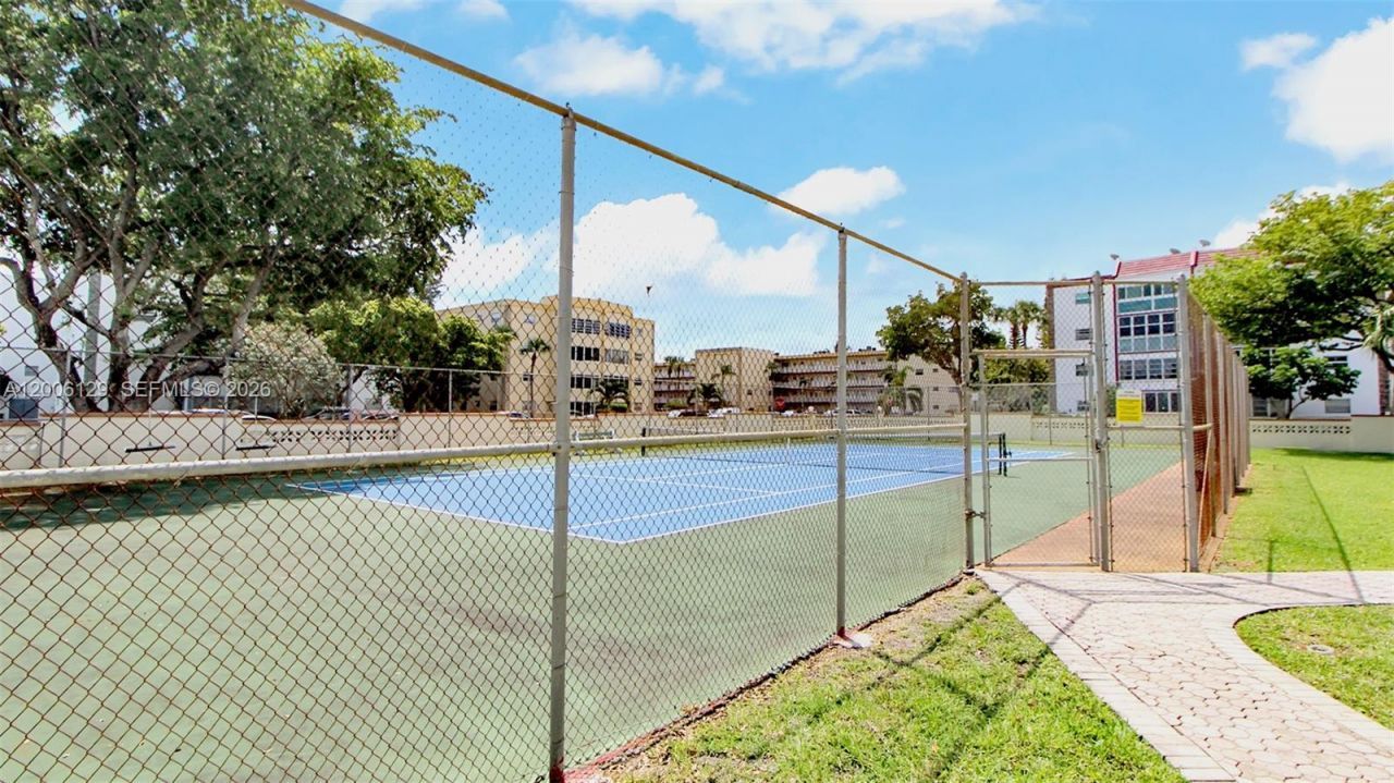 4000 NW 44th Ave , Unit 306, Lauderdale Lakes, FL 33319 Photo