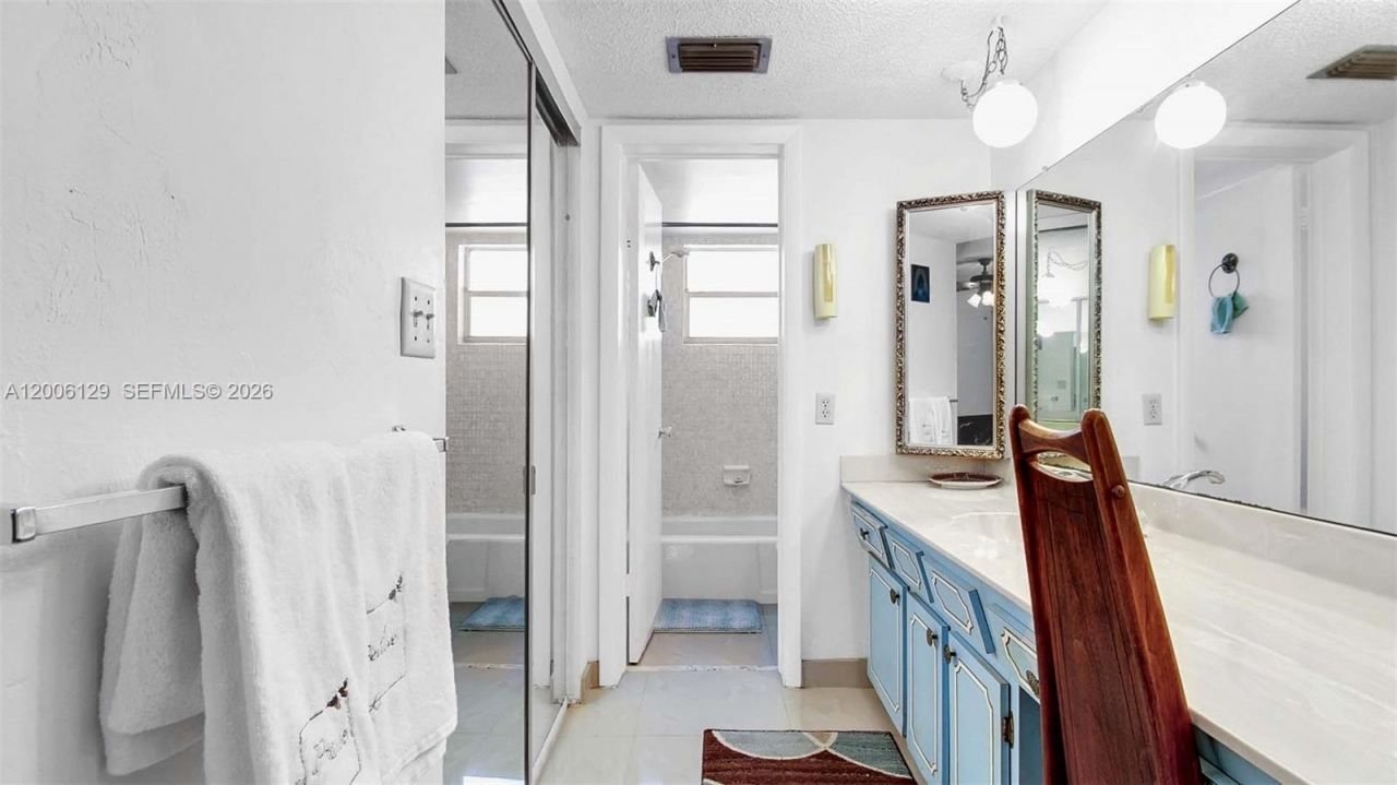 4000 NW 44th Ave , Unit 306, Lauderdale Lakes, FL 33319 Photo