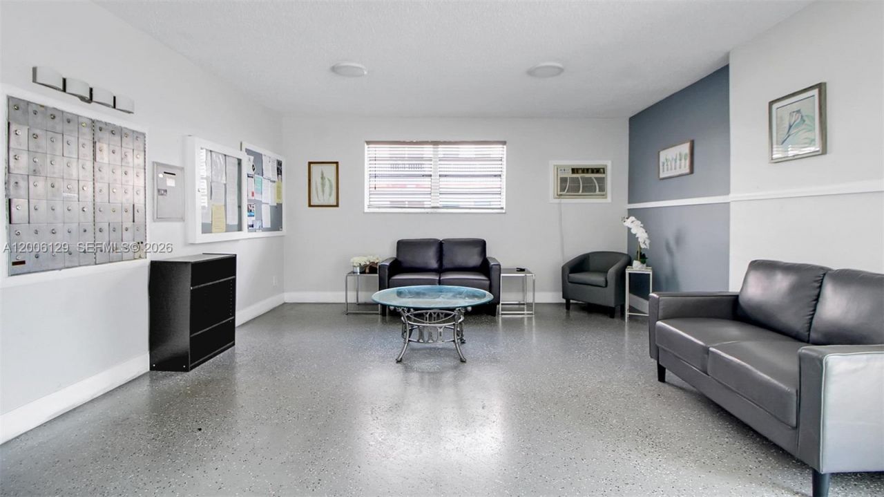 4000 NW 44th Ave , Unit 306, Lauderdale Lakes, FL 33319 Photo