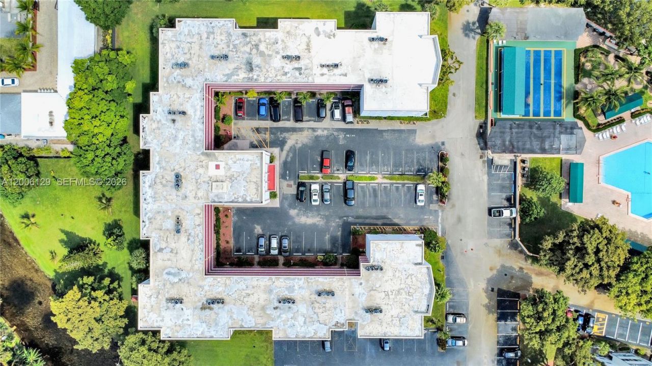 4000 NW 44th Ave , Unit 306, Lauderdale Lakes, FL 33319 Photo