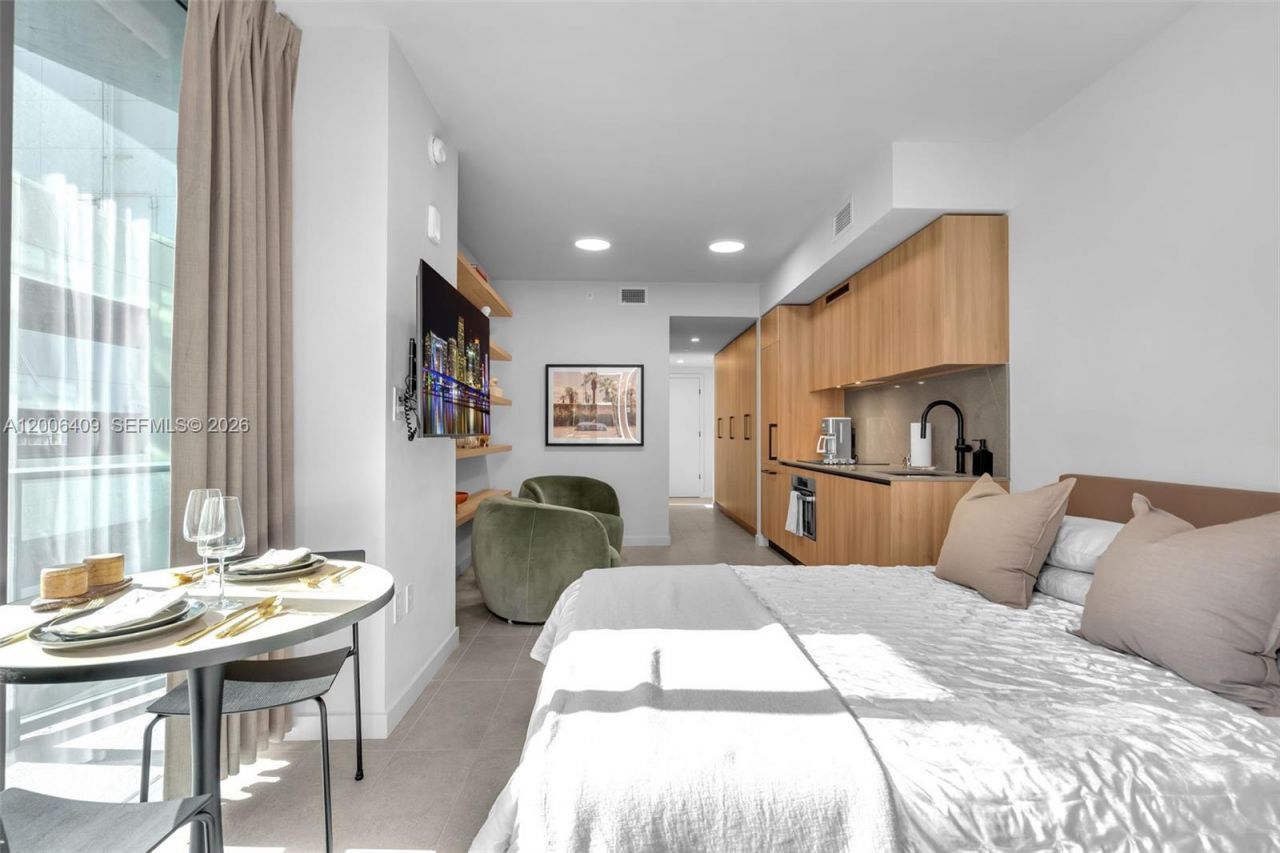 121 NE 5th St, Unit 912B, Miami, FL 33132 Photo