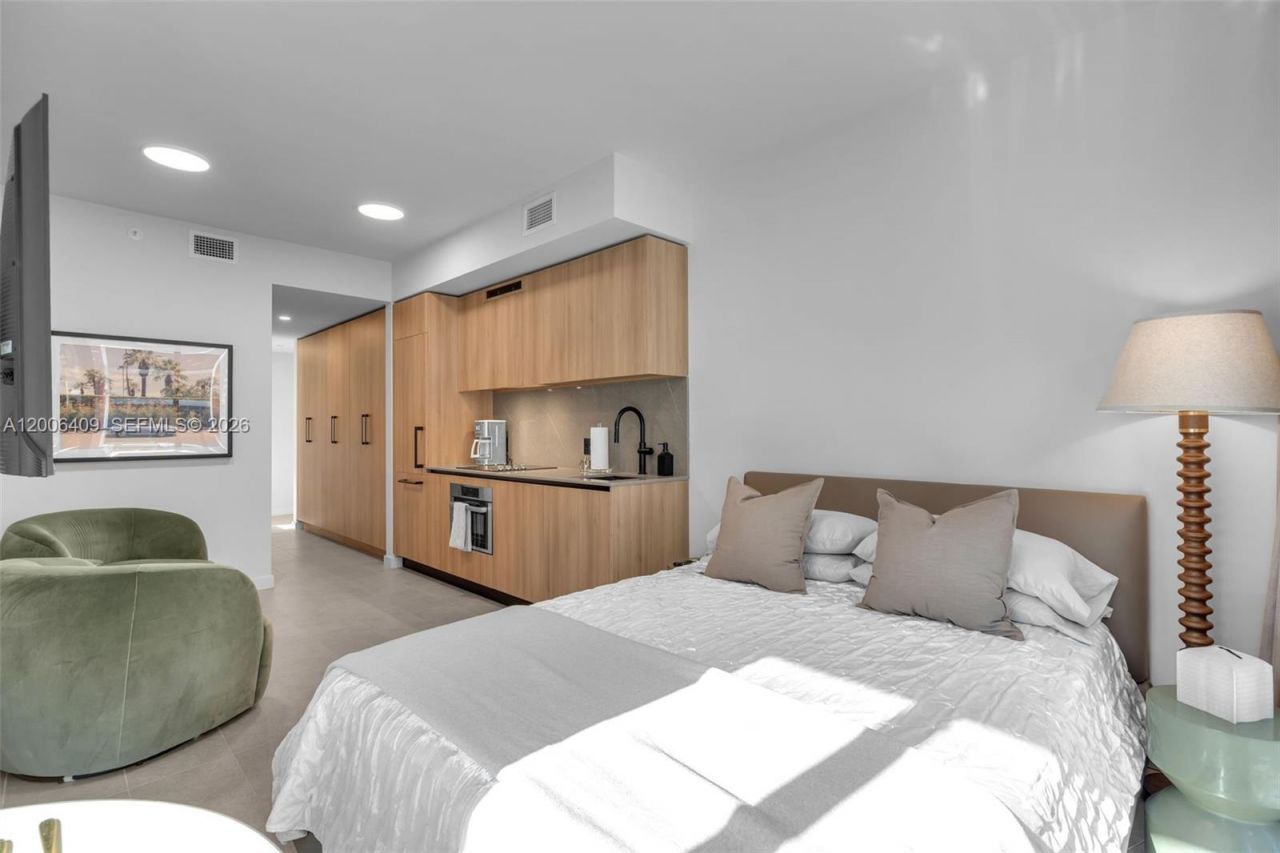 121 NE 5th St, Unit 912B, Miami, FL 33132 Photo