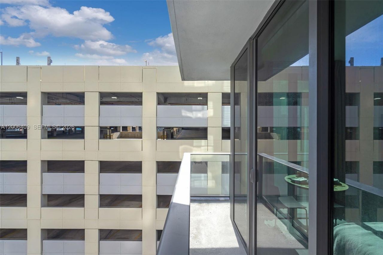 121 NE 5th St, Unit 912B, Miami, FL 33132 Photo