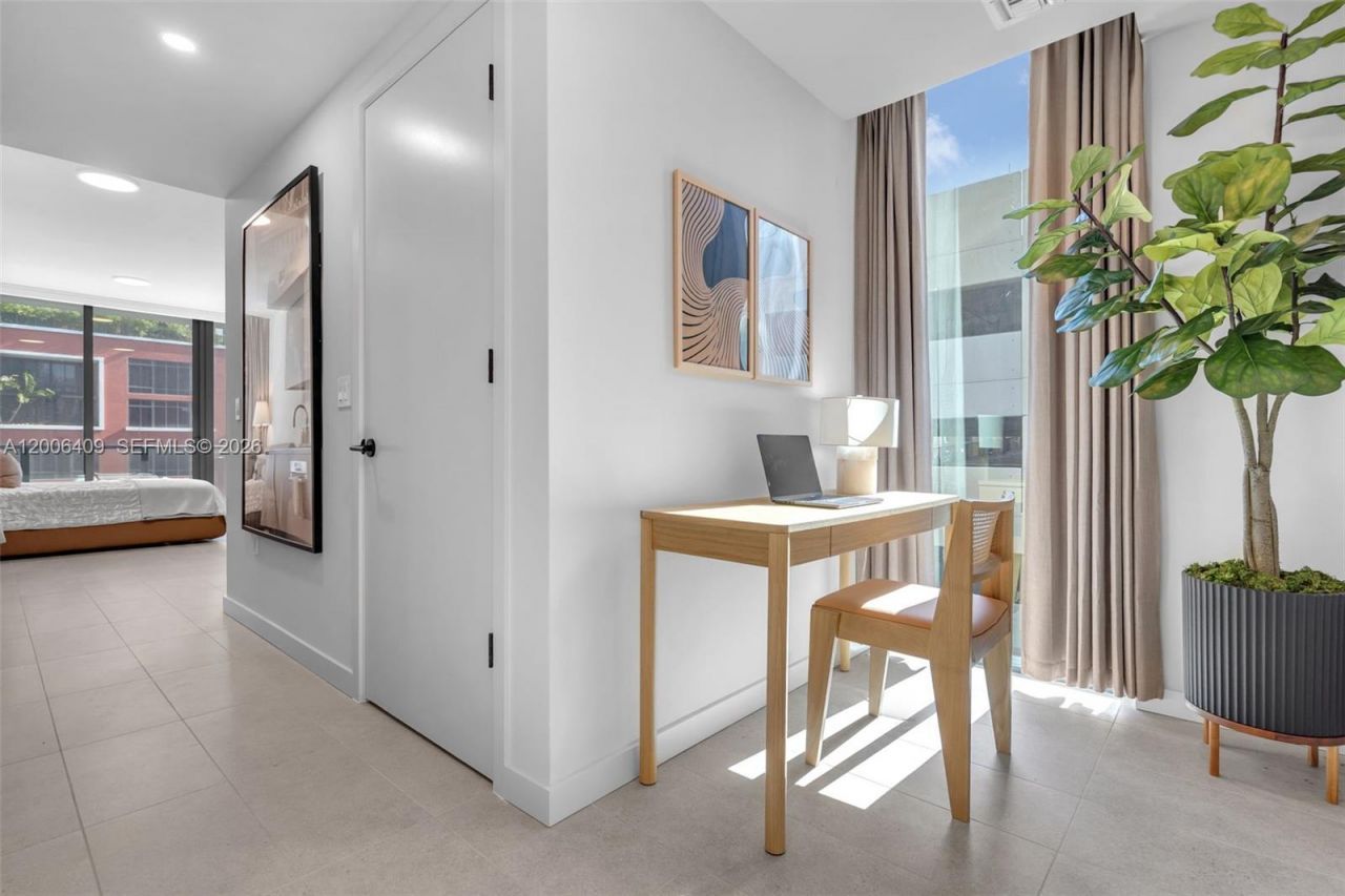 121 NE 5th St, Unit 912B, Miami, FL 33132 Photo