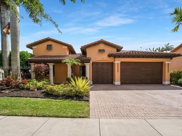 7925 NW 110th Dr, Parkland, FL 33076