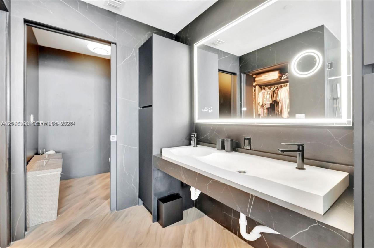2020 N Bayshore Dr, Unit 3408, Miami, FL 33137 Photo
