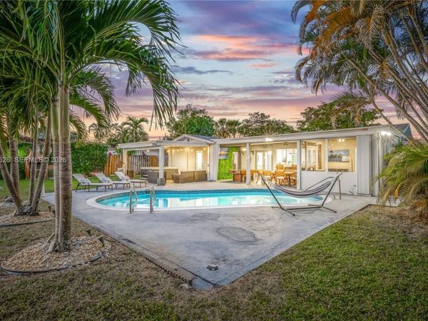 4212 Van Buren St , Hollywood, FL 33021