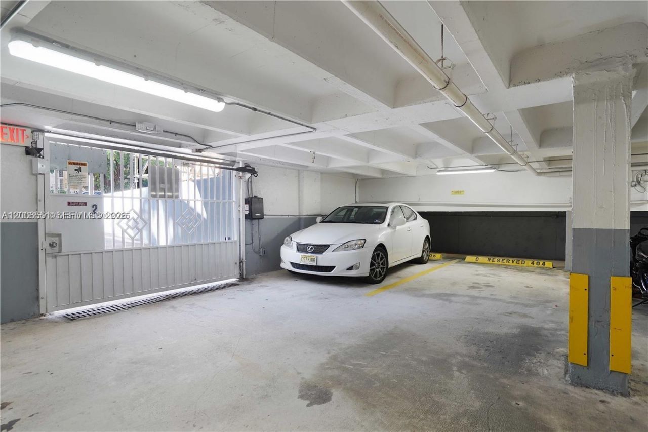 245 18th St , Unit 305, Miami Beach, FL 33139 Photo