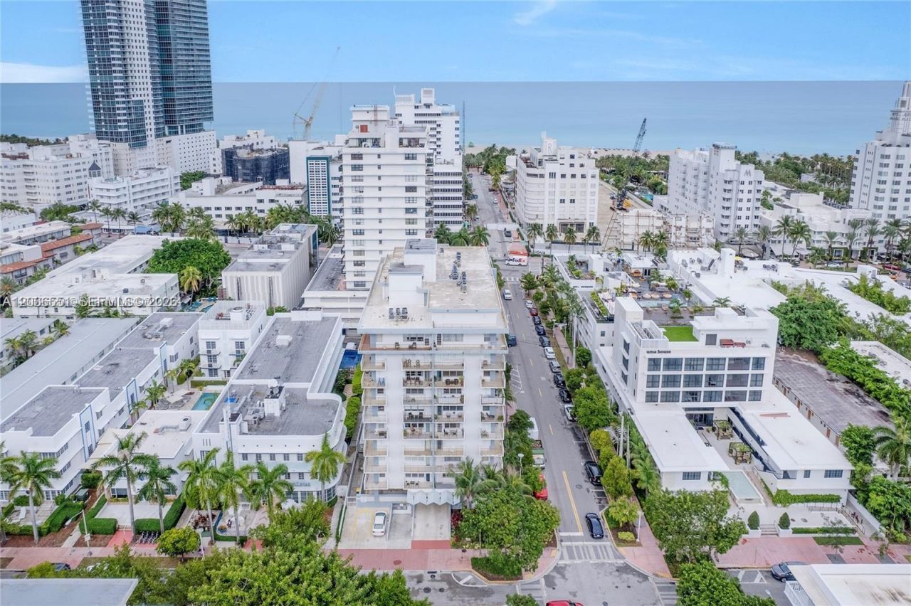 245 18th St , Unit 305, Miami Beach, FL 33139 Photo
