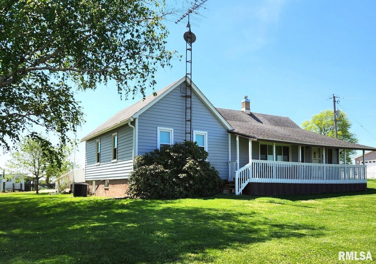 1401 1950th Street, Lincoln, IL 62656 Main Photo