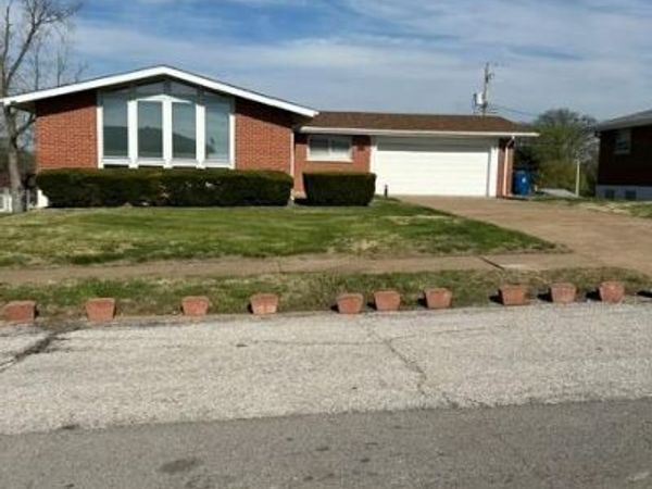 5120 Wallingford Drive , St Louis, MO 63121