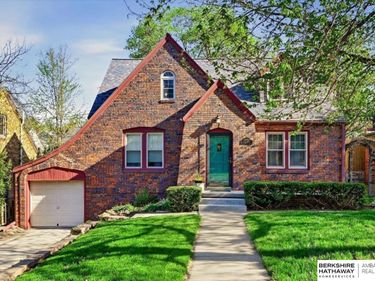 5008 Parker Street, Omaha, NE 68104