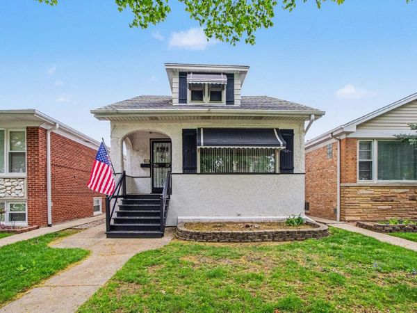 5335 N Moody Avenue , Chicago, IL 60630