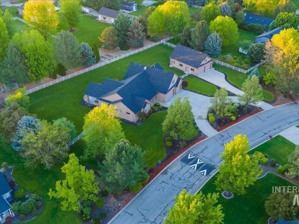 570 N Cove Colony Way, Eagle, ID 83616