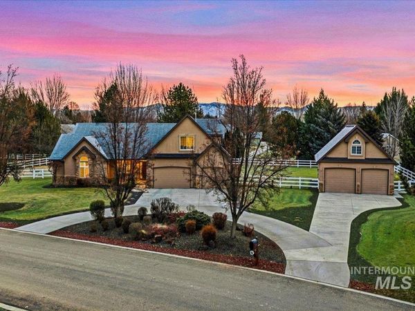 570 N Cove Colony Way, Eagle, ID 83616