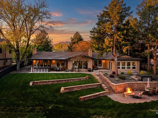 1979 E Table Rock Road, Boise, ID 83712