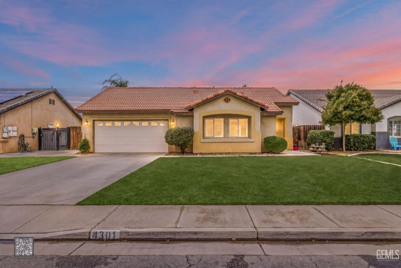 4301 Pacific Grove Court, Bakersfield, CA 93312 Main Photo