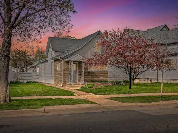 2135 Market STREET, La Crosse, WI 54601