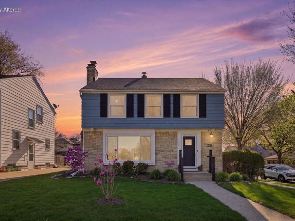 2404 N 89th STREET, Wauwatosa, WI 53226