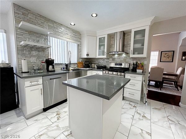 2013 Sedona Creek Circle, Las Vegas, NV 89128