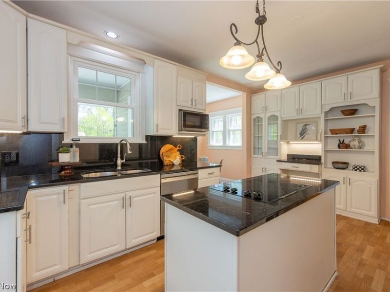 2637 Wellington Road, Cleveland Heights, OH 44118 Photo 17