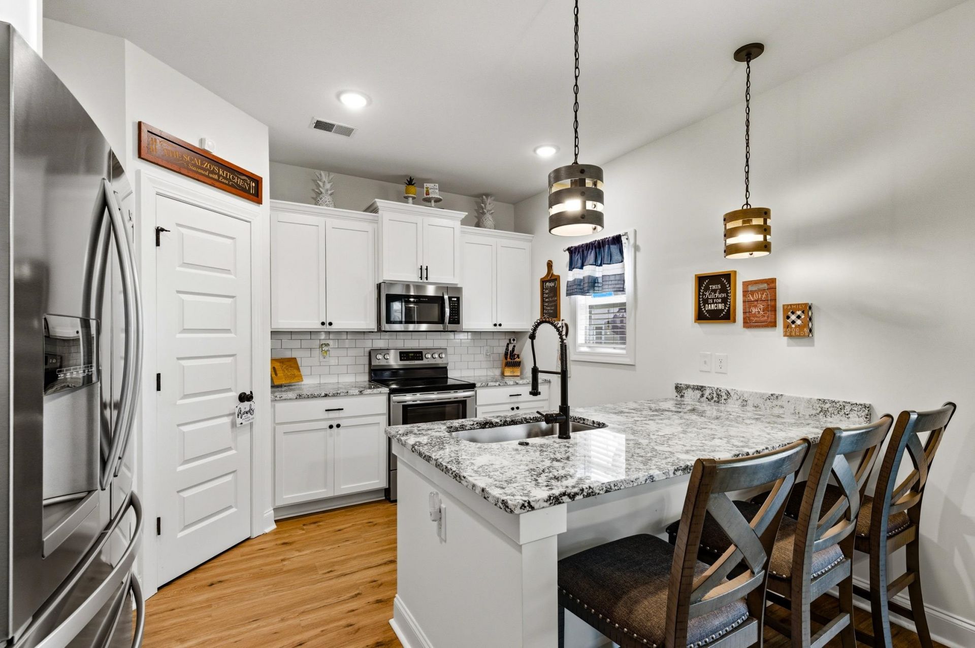382 Long Meadow Dr. Photo 12