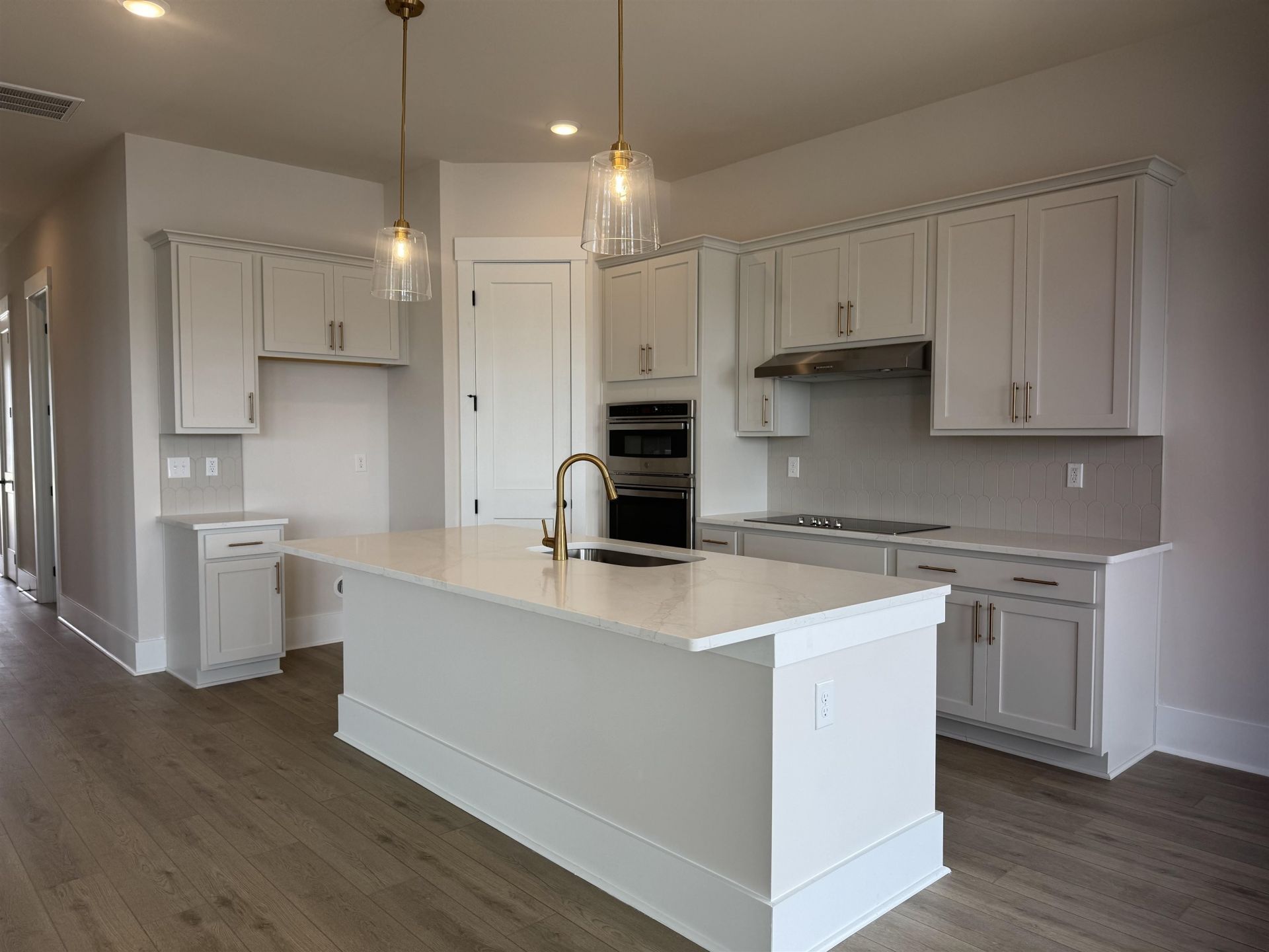 1004 Triton Ave.  Photo 13