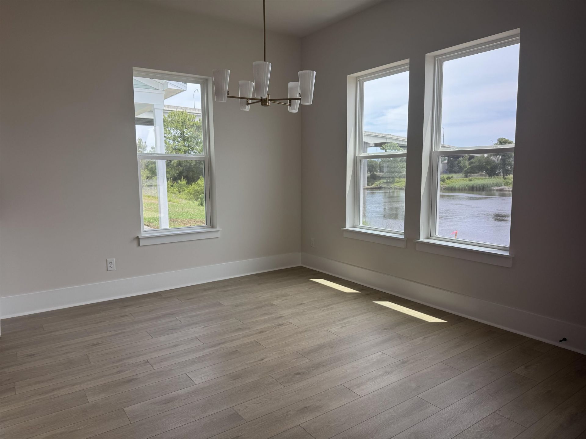1004 Triton Ave.  Photo 18