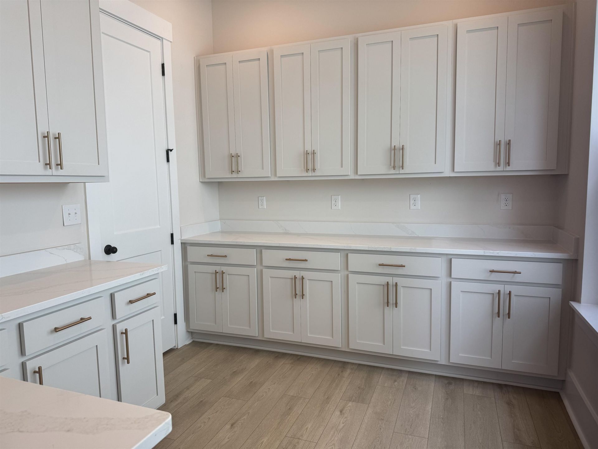 1004 Triton Ave.  Photo 20