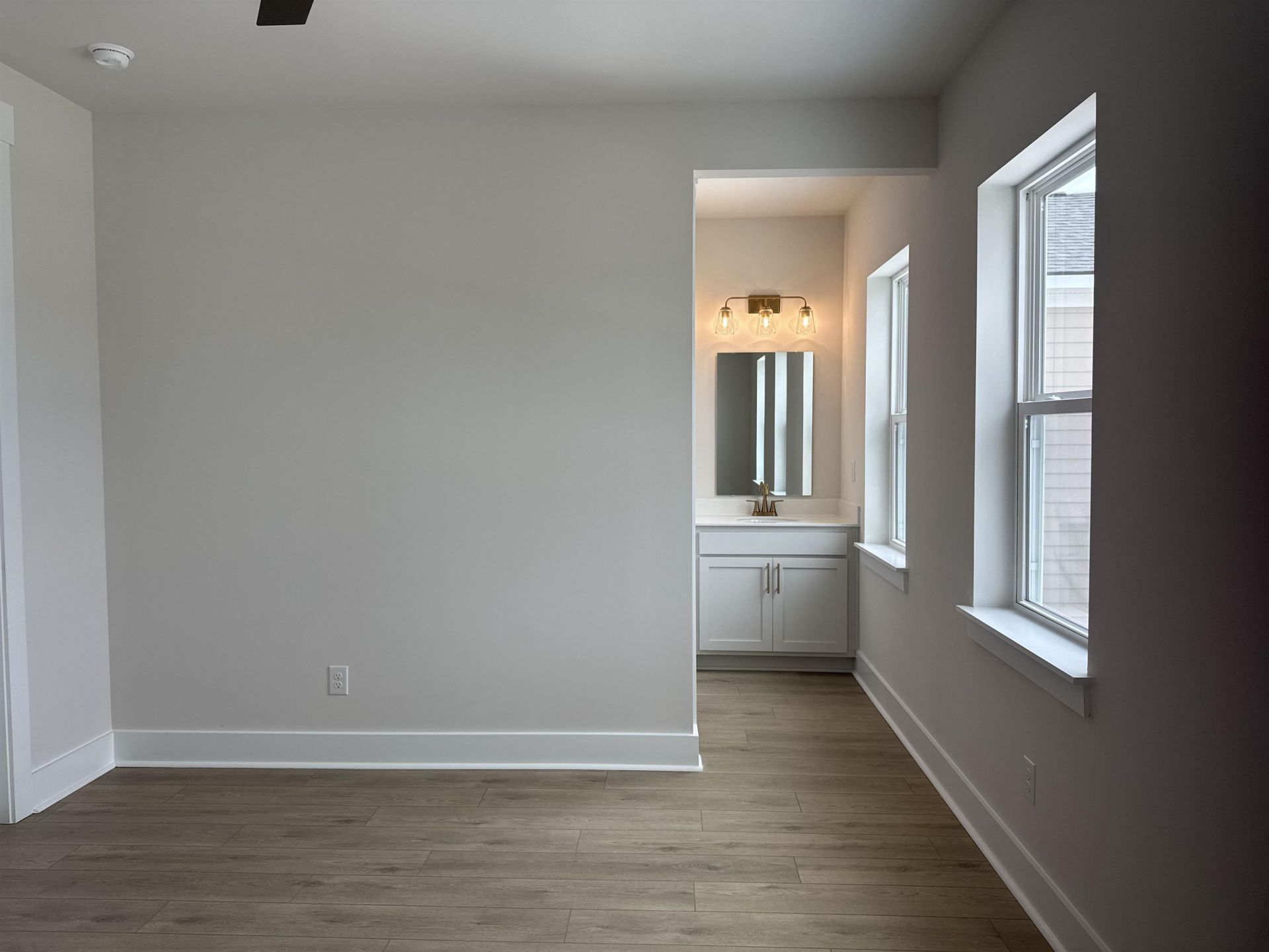 1004 Triton Ave.  Photo 23