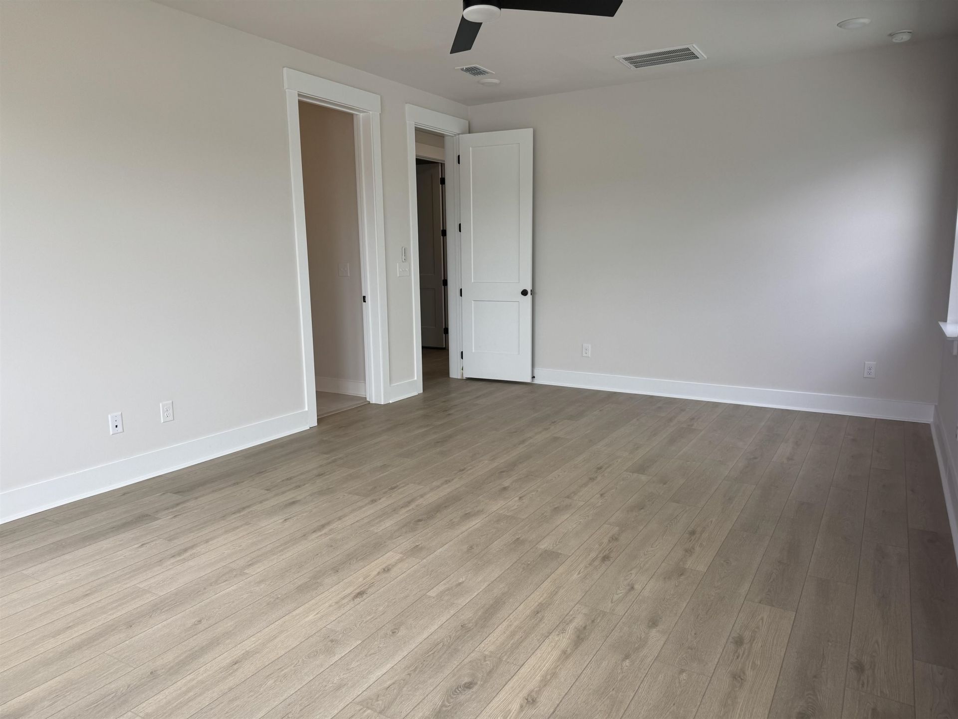 1004 Triton Ave.  Photo 33