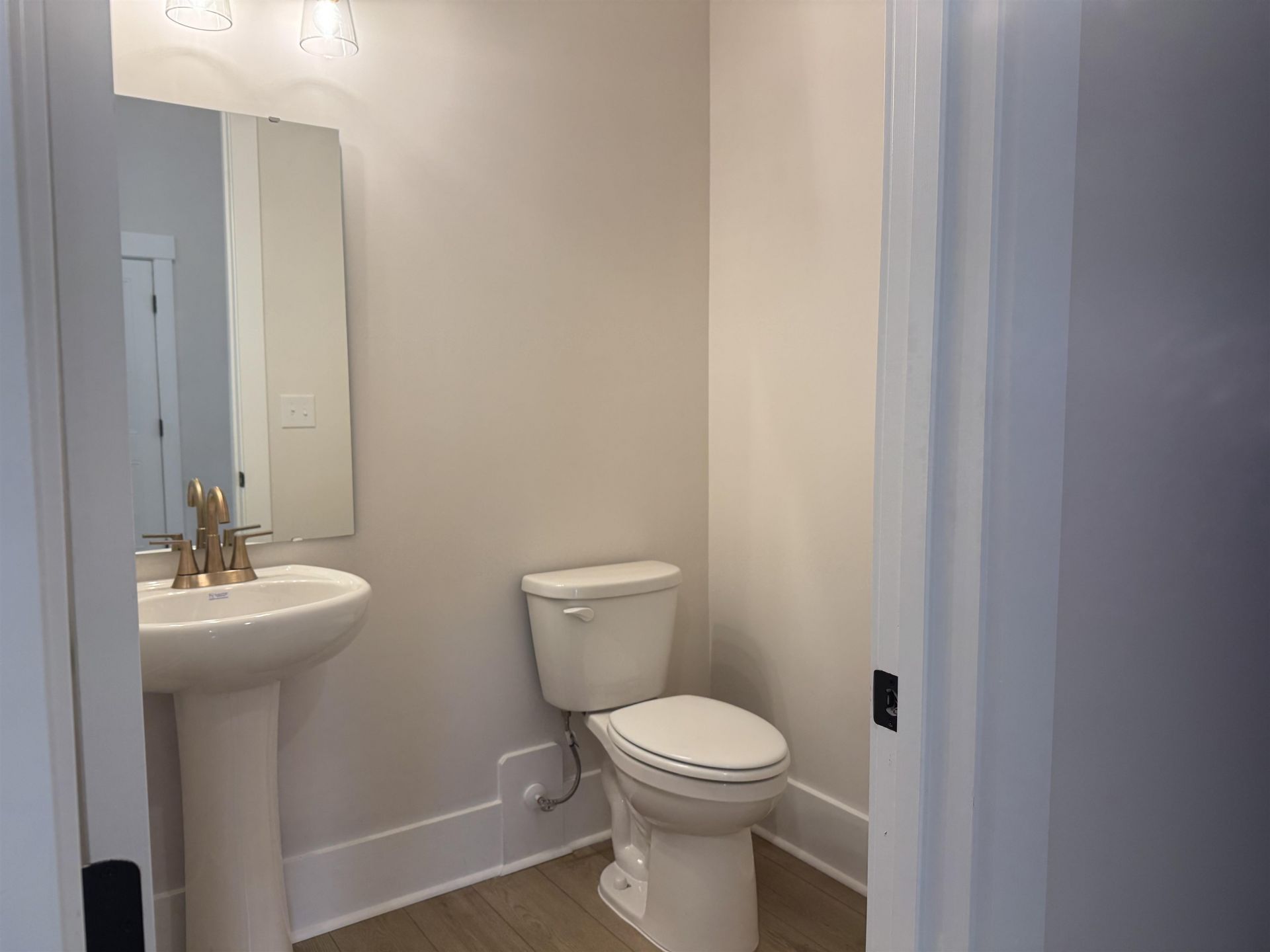 1004 Triton Ave.  Photo 38