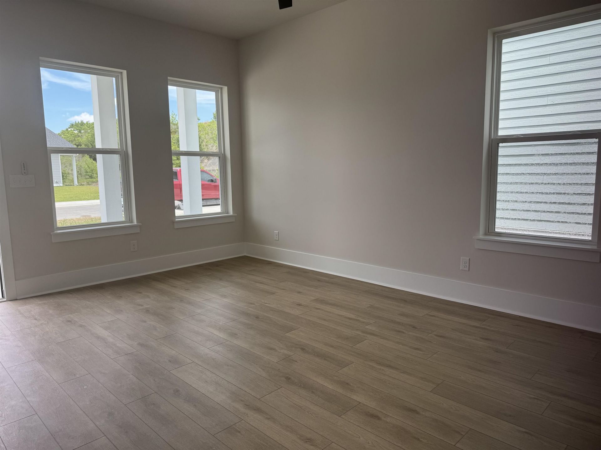 1004 Triton Ave.  Photo 40