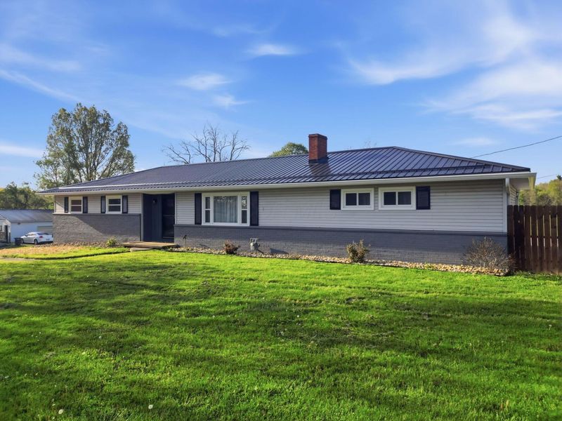 2445 Chandlersville , Zanesville, OH 43701 Photo 2