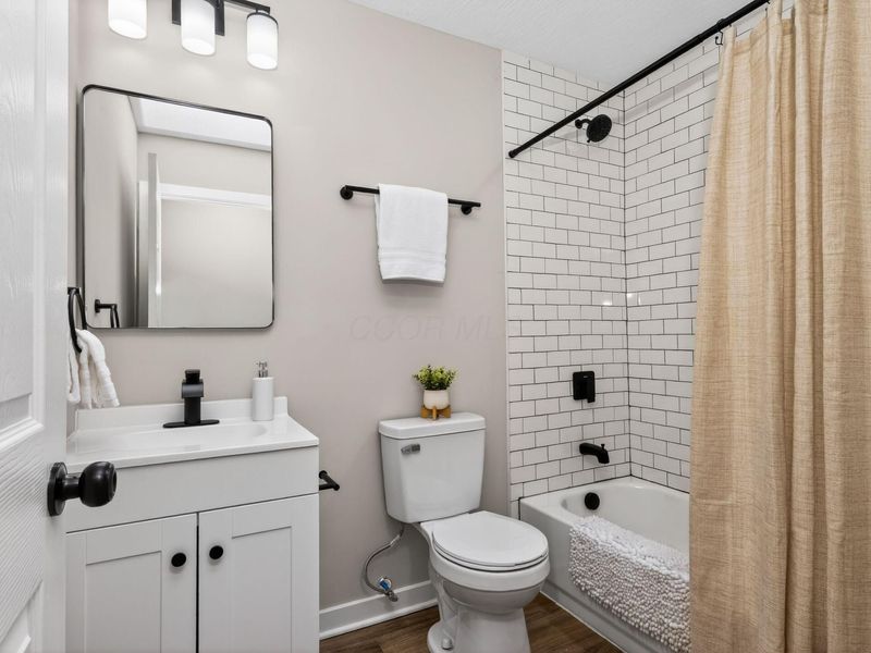 2398 Dunkirk Drive , Columbus, OH 43219 Photo 11