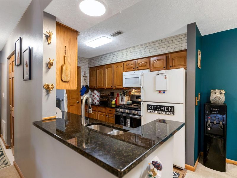 2229 Hedgerow Road , Unit 2229B, Columbus, OH 43220 Photo 11