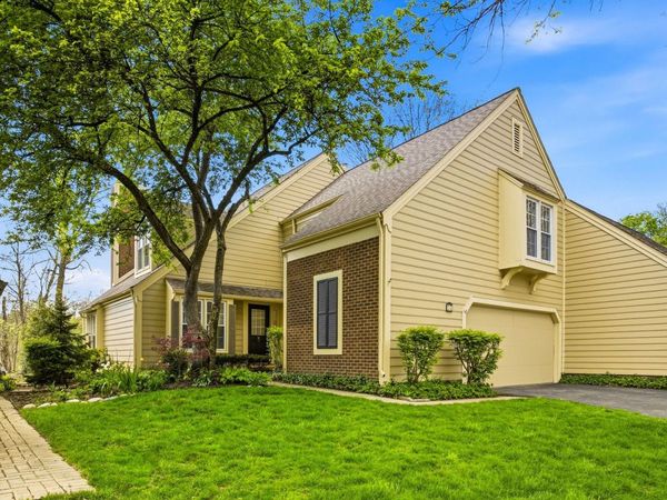 76 Whittington Course, St. Charles, IL 60174