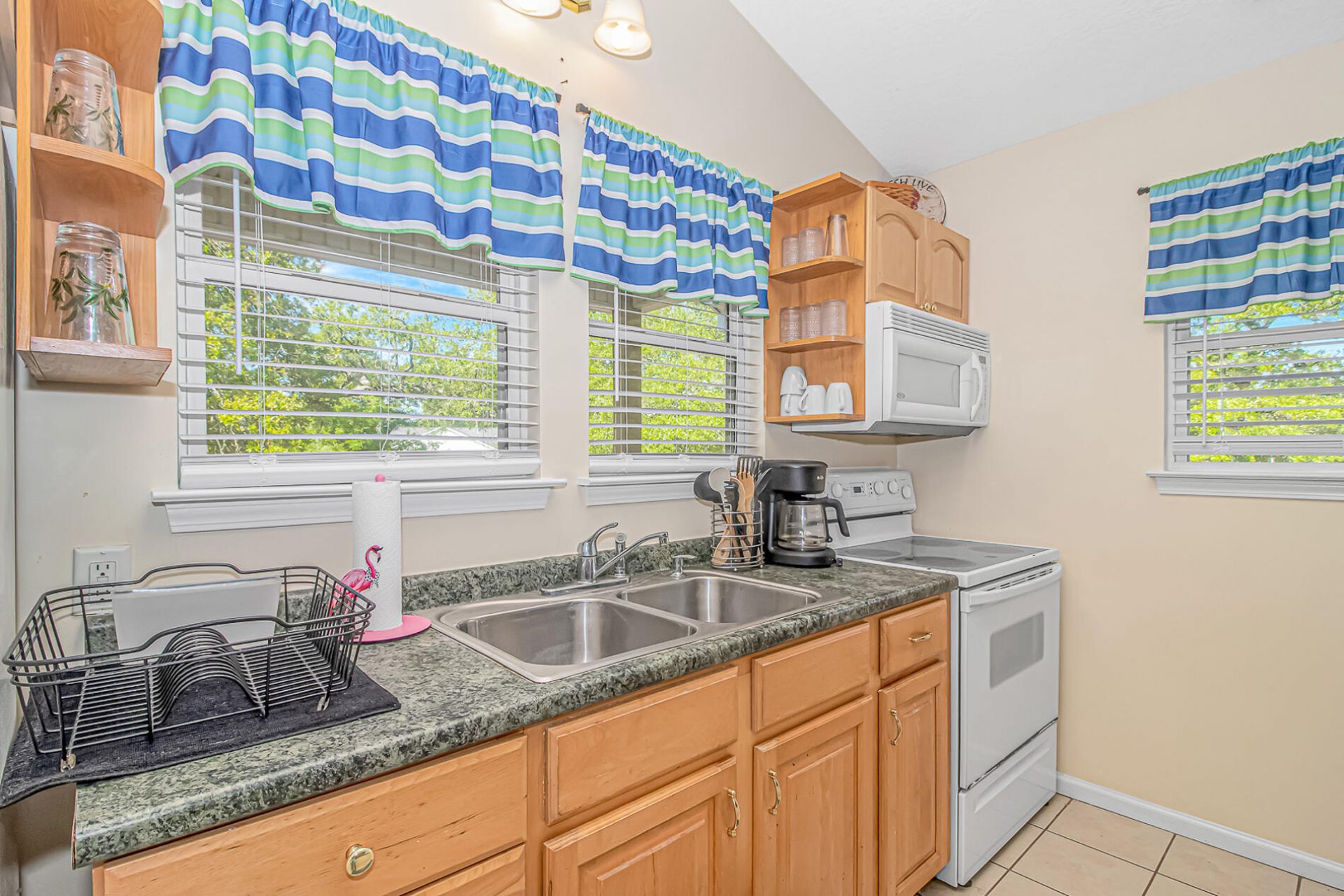 6001 S Kings Highway Photo 17