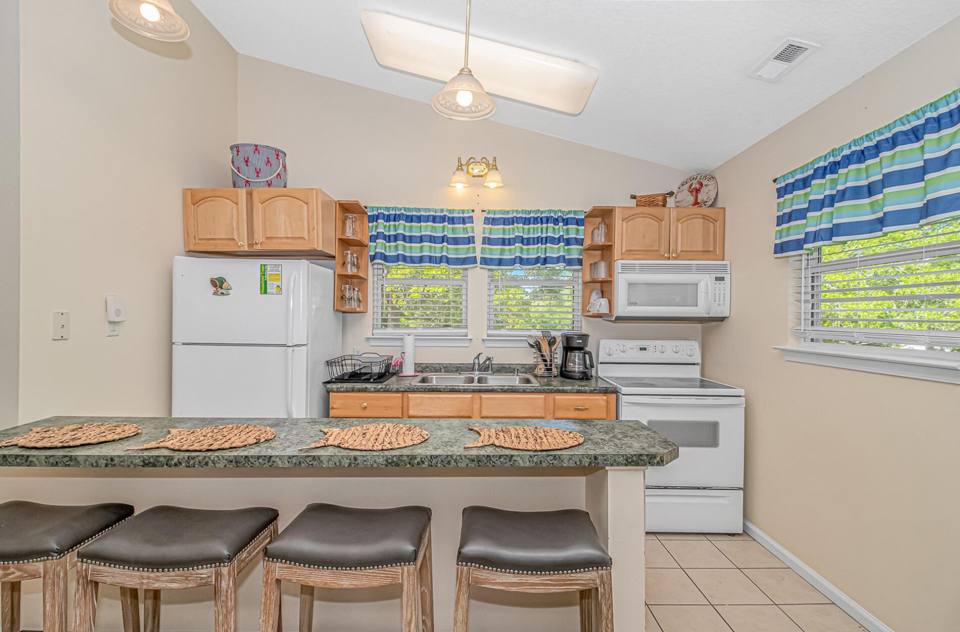 6001 S Kings Highway Photo 18