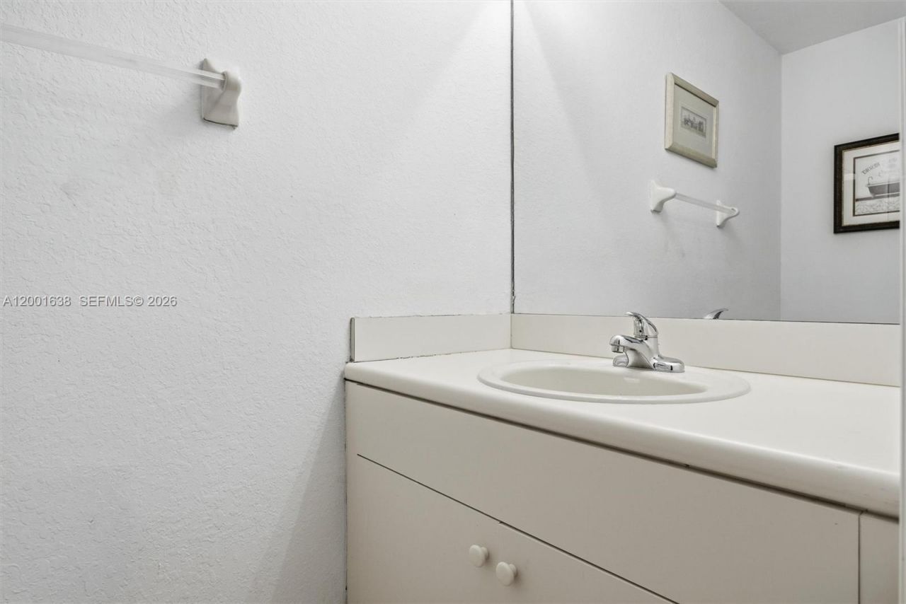 11102 NW 83rd St, Unit 217, Doral, FL 33178 Photo