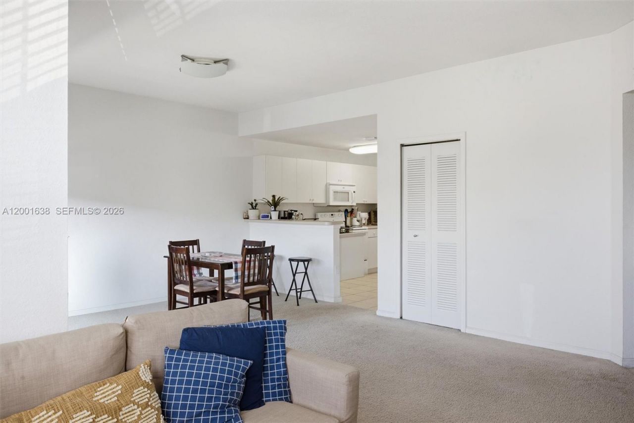 11102 NW 83rd St, Unit 217, Doral, FL 33178 Photo