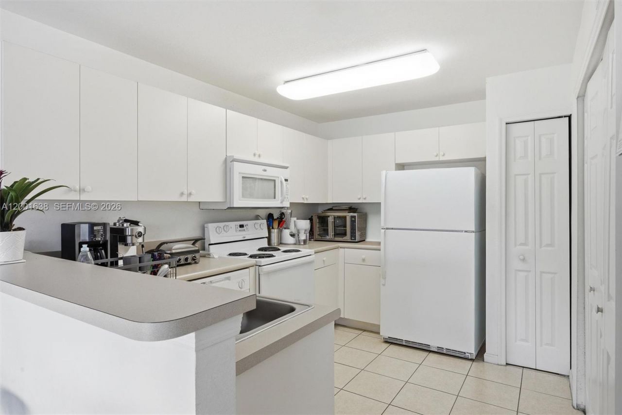 11102 NW 83rd St, Unit 217, Doral, FL 33178 Photo